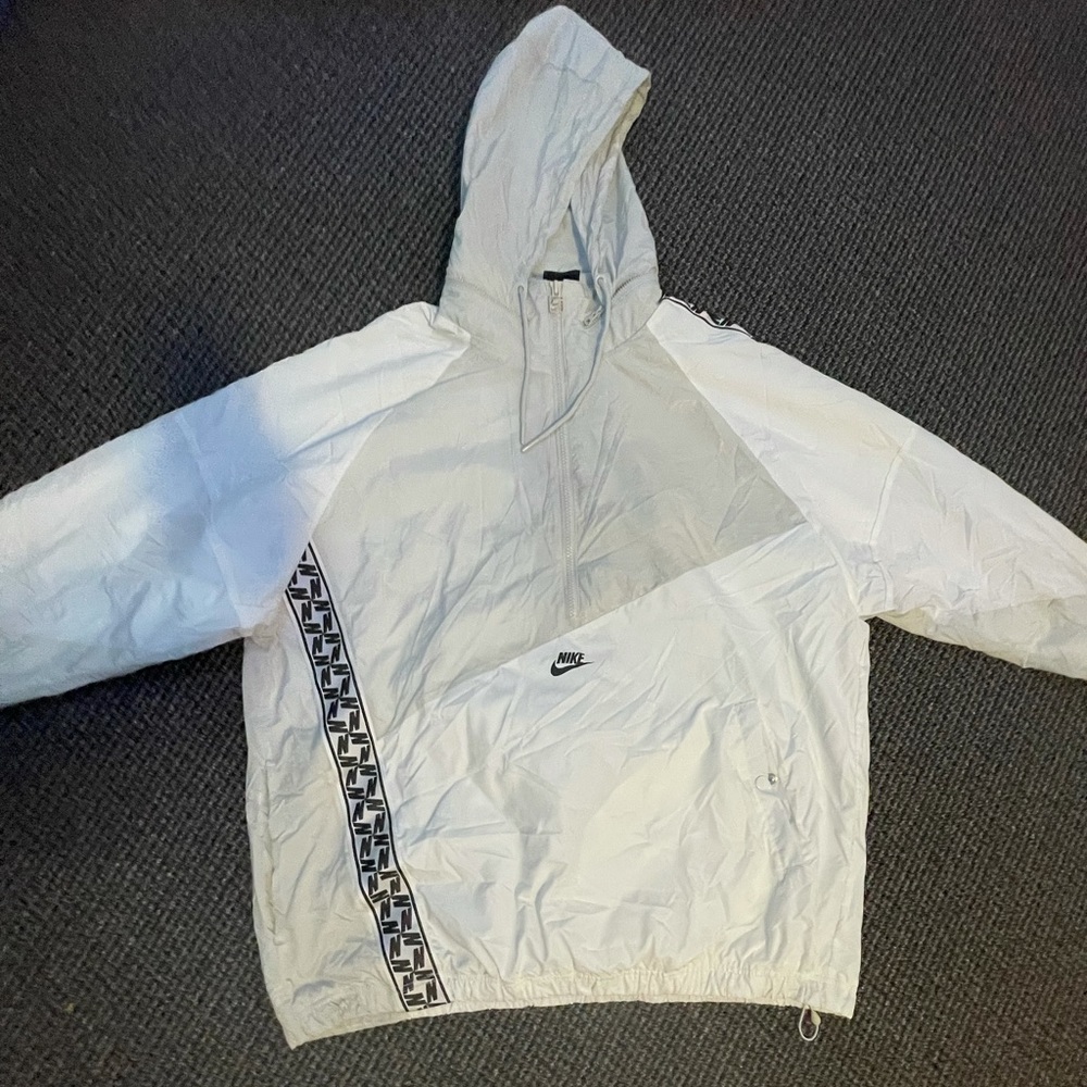 NIKE Windbreaker